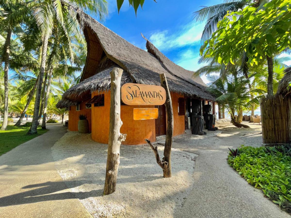 Coco Grove Beach Resort, Siquijor Island ภายนอก รูปภาพ A restaurant in the island