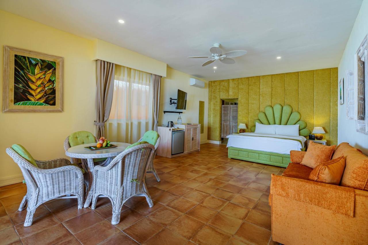 Coco Grove Beach Resort, Siquijor Island ภายนอก รูปภาพ Deluxe Suite