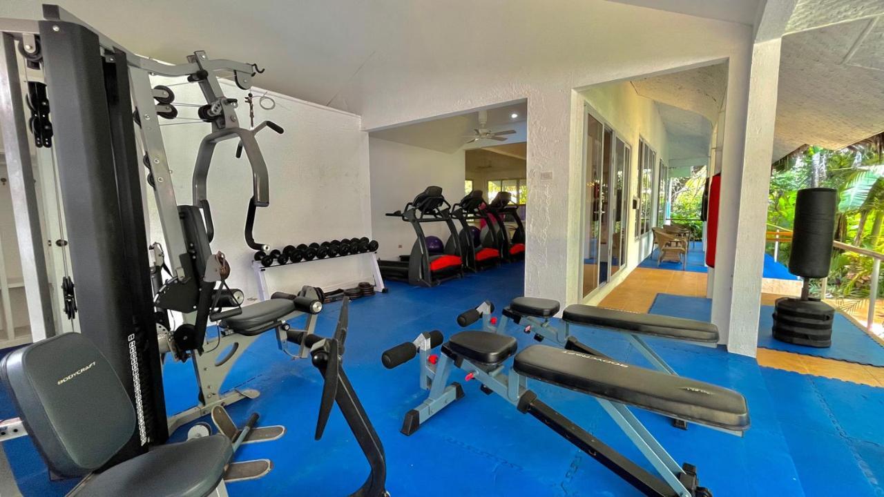 Coco Grove Beach Resort, Siquijor Island ภายนอก รูปภาพ The gym at the hotel