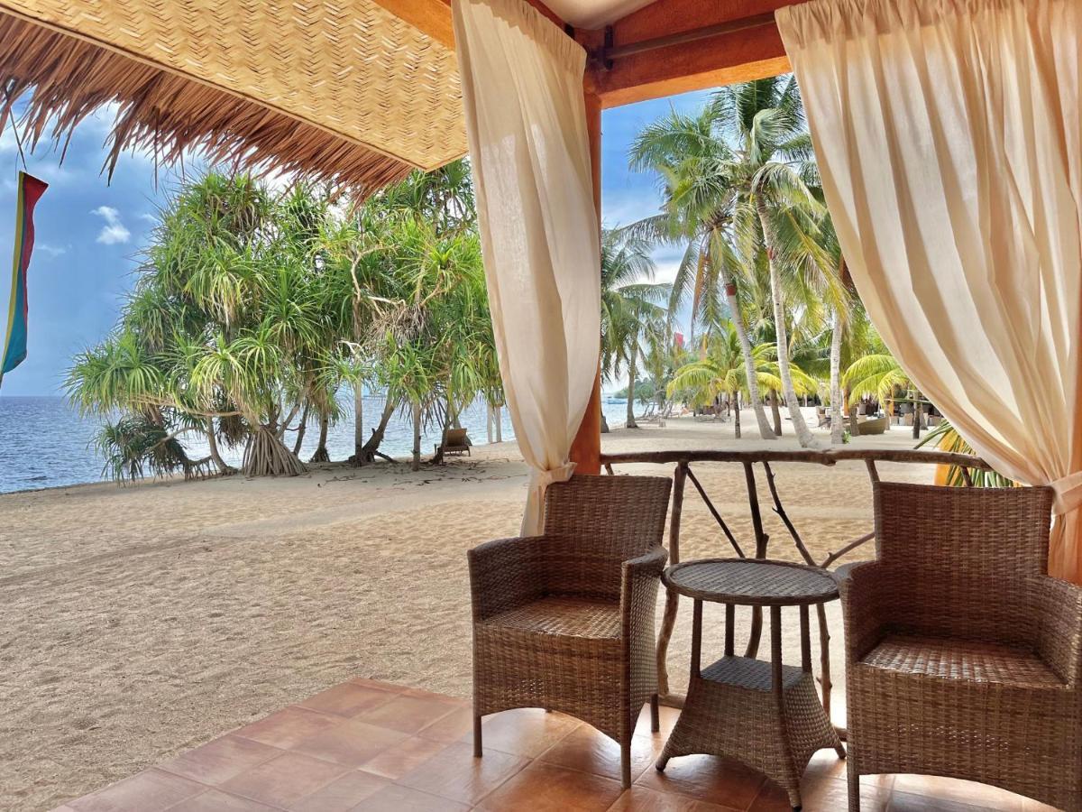 Coco Grove Beach Resort, Siquijor Island ภายนอก รูปภาพ Beachfront at the Shangri-La Resort