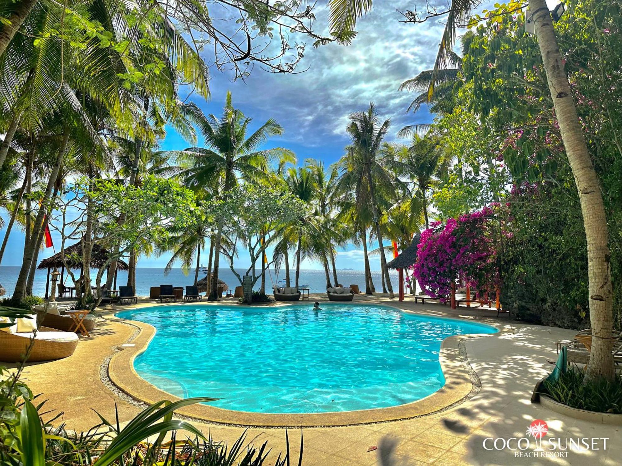 Coco Grove Beach Resort, Siquijor Island ภายนอก รูปภาพ The pool at the resort