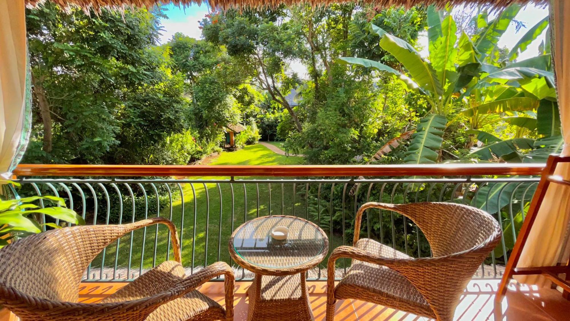 Coco Grove Beach Resort, Siquijor Island ห้อง รูปภาพ View from the balcony of a villa at the resort